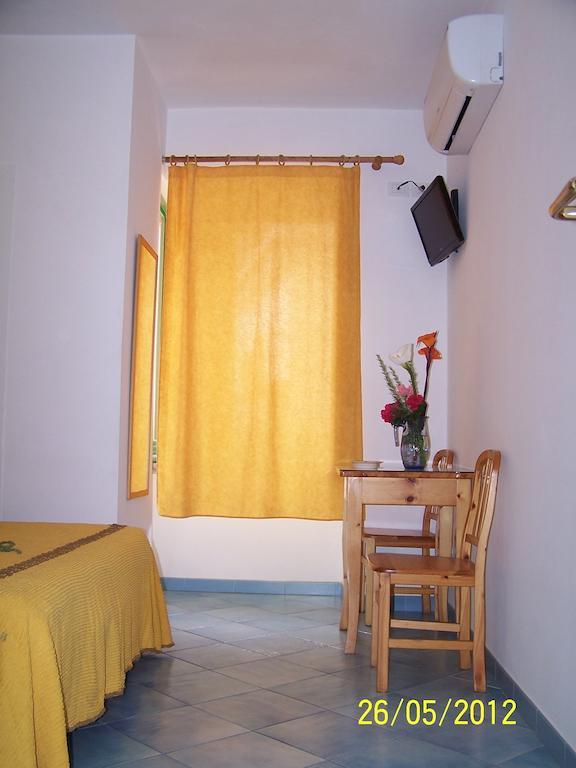 Albergo Macri Ísquia Exterior foto