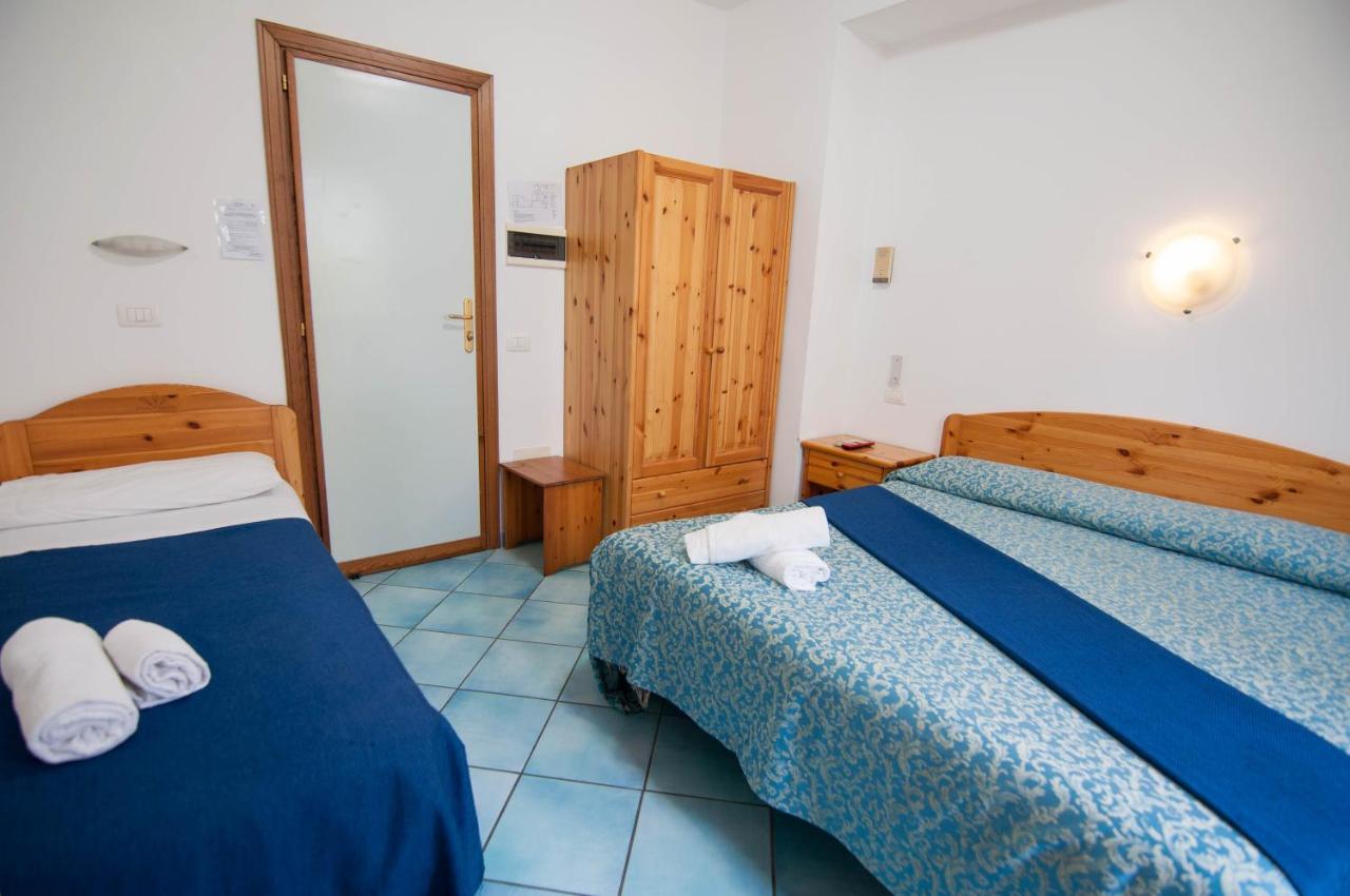 Albergo Macri Ísquia Exterior foto