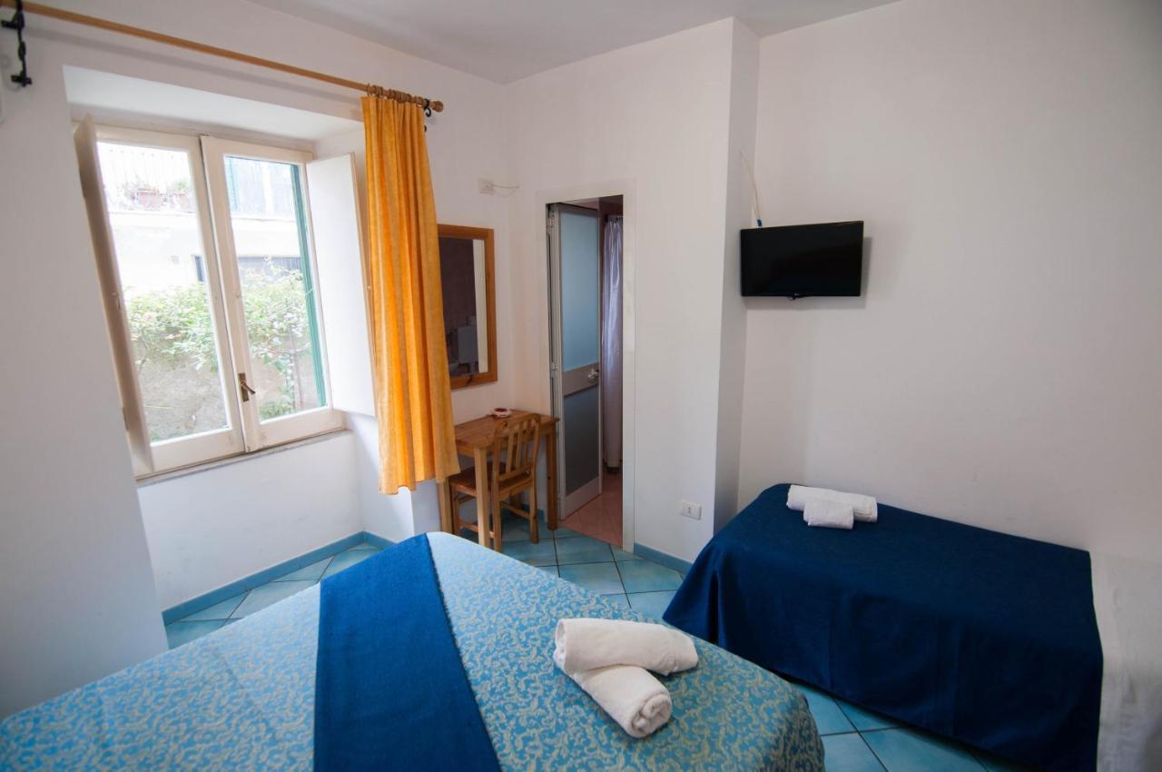 Albergo Macri Ísquia Exterior foto