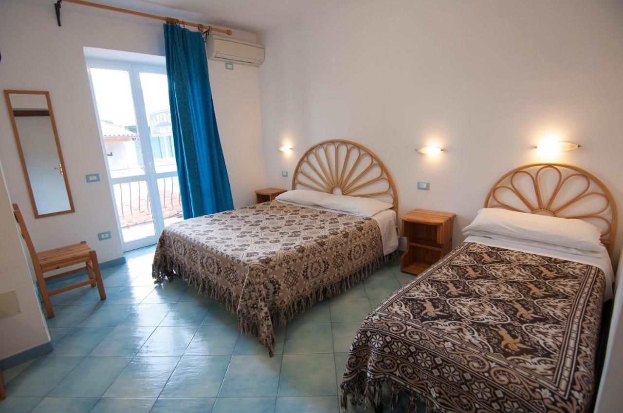 Albergo Macri Ísquia Exterior foto