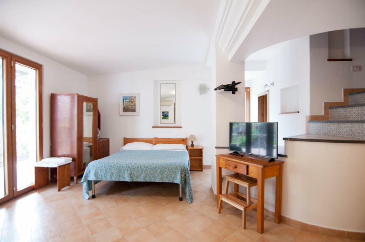 Albergo Macri Ísquia Exterior foto